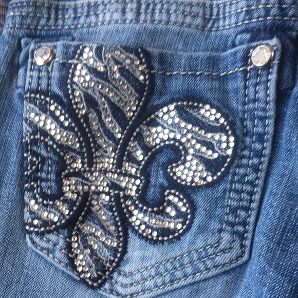 Miss Me Fleur De Lis Rhinestone Distressed Patches Straight Leg Jeans size 26 - Picture 7 of 13